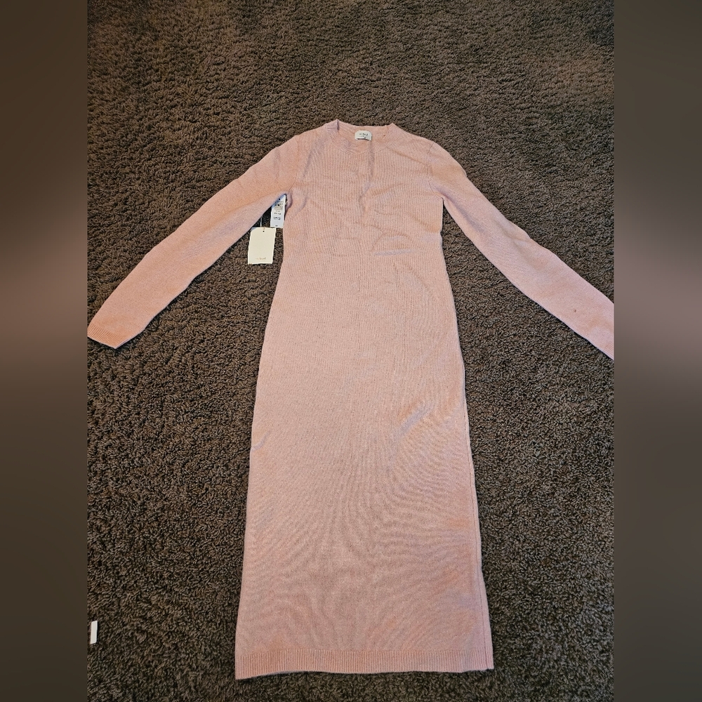 Aritizia Wilfred Soft Pink Long Sleeve Sweater Dress